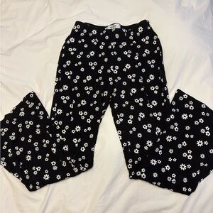 Hollister black and white flower pants